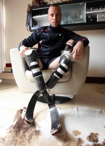130219171225-pistorius-court-standing-story-top