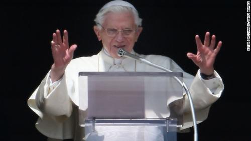 130224152849-pope-benedict-final-angelus-blessing-story-top