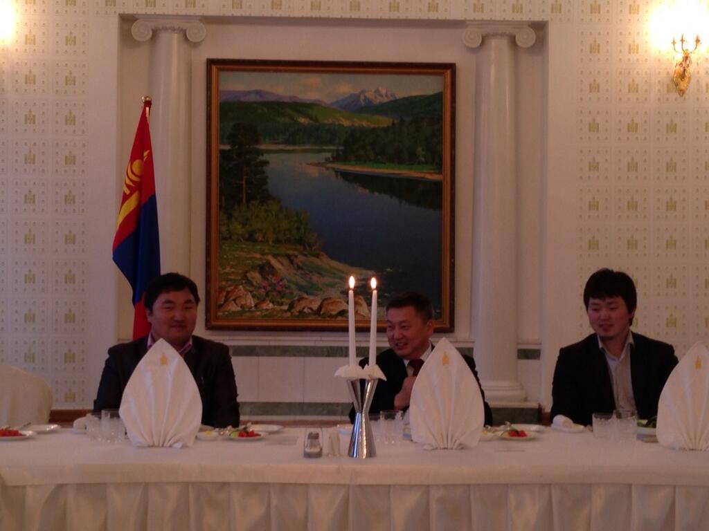 BJ0PBSXCQAErDWf.jpg large