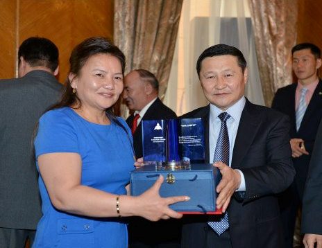 408505_601983299813582_1936720473_n