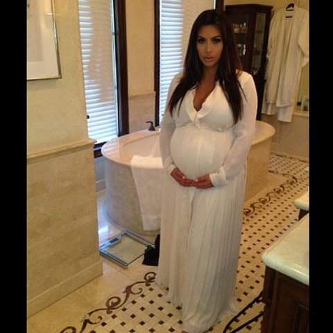 520085-kim-kardashian-gives-birth-to-baby-girl