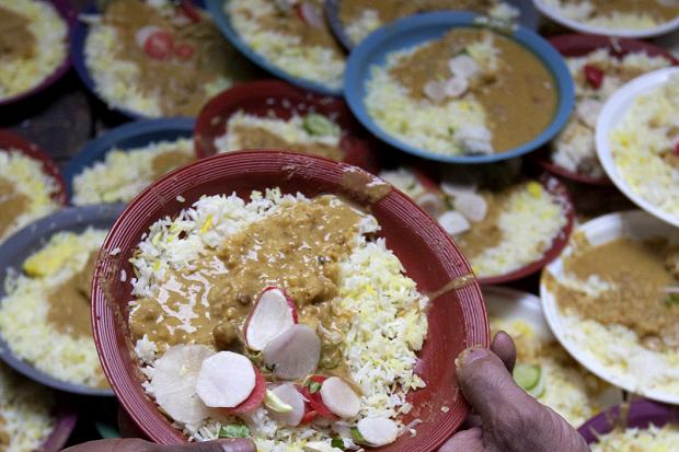 children-die-after-eating-midday-meal-in-Bihar