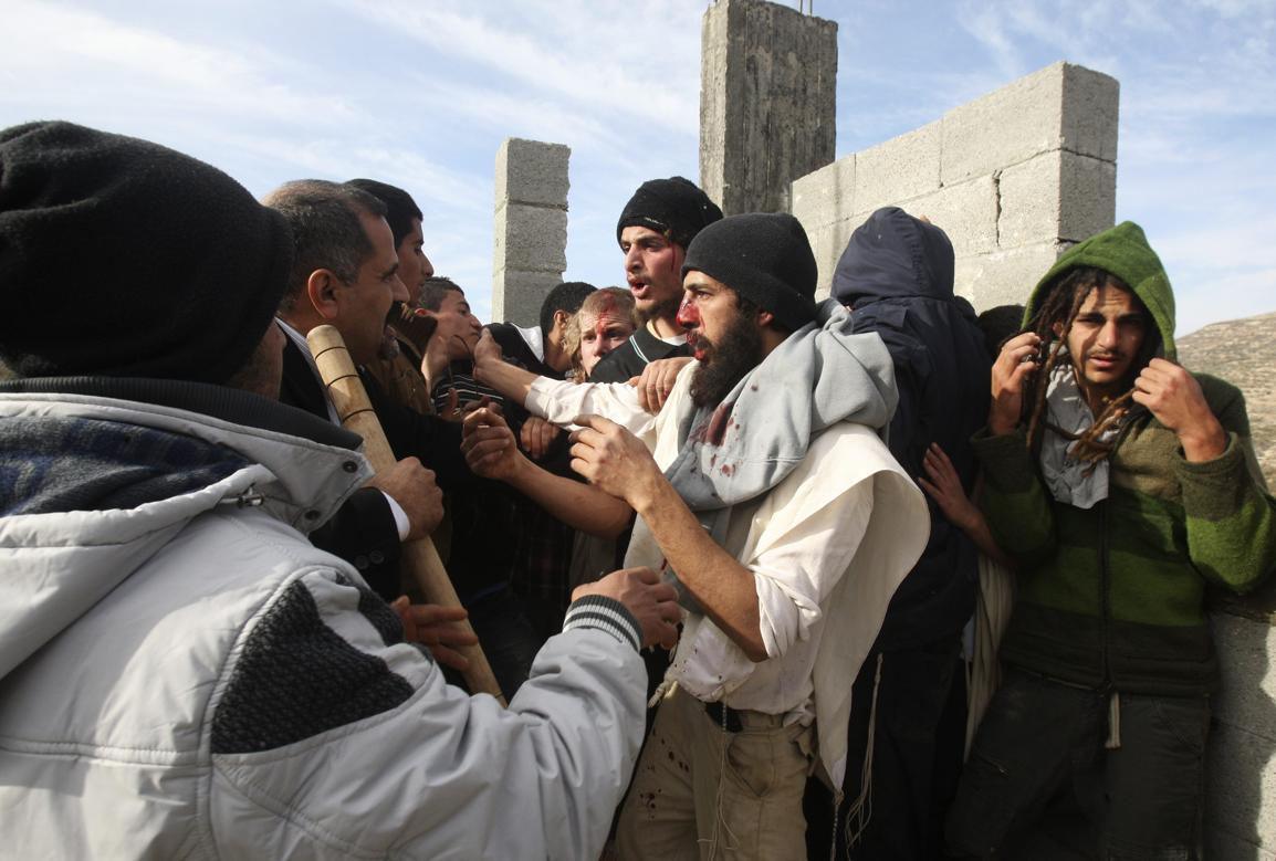2014-01-07T152805Z_1384337806_GM1EA171T3H01_RTRMADP_3_ISRAEL-PALESTINIANS-SETTLERS