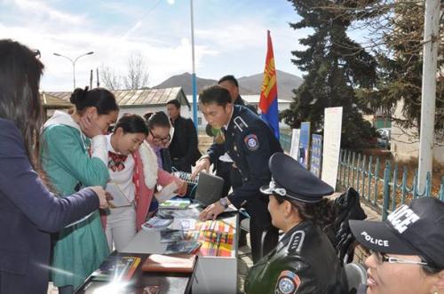 10672386_317694901770422_3034059275180243329_n