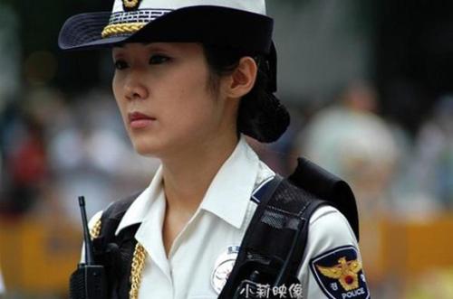 19_south_korea_police_woman
