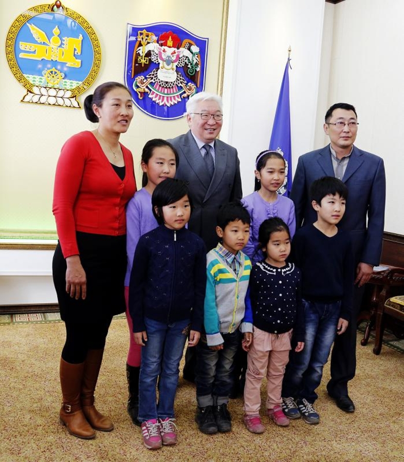 p1957s2kuv1n9ffhp1nbr3hg100j4