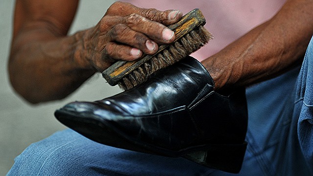 141023160831-lere-shoeshine-horizontal-gallery