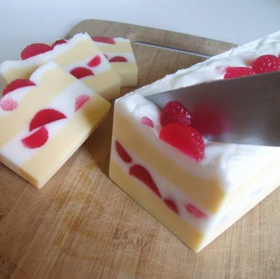 Modern_And_Creative_Soap_Designs__19