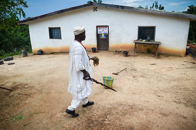 1415898204819_wps_50_FOR_MAIL_ONLINE_Joko_Mose