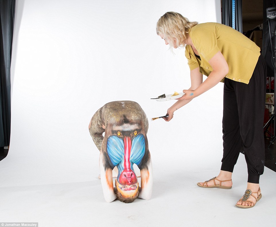1415698000641_wps_83_Amazing_Animal_Body_Art_W