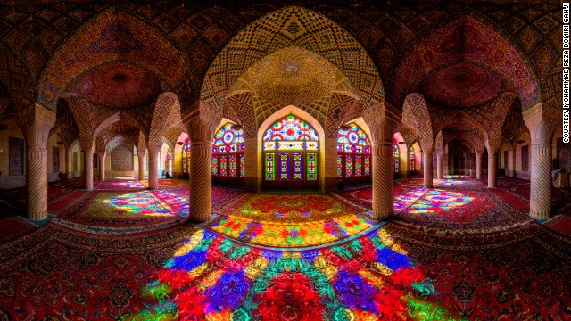 141024172337-amazing-iranian-mosque-photos-16-horizontal-gallery