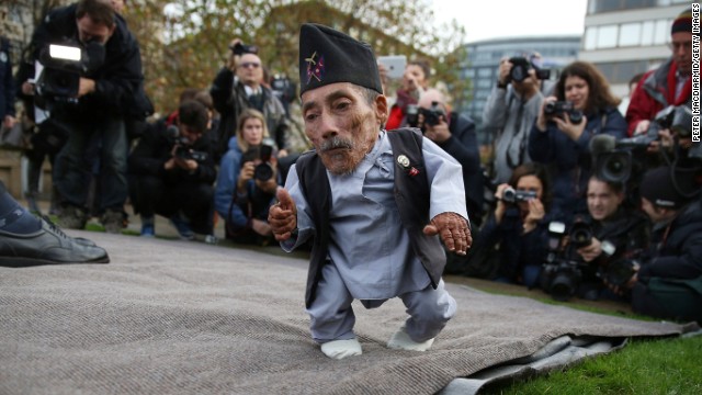 141113124819-02-shortest-tallest-man-horizontal-gallery