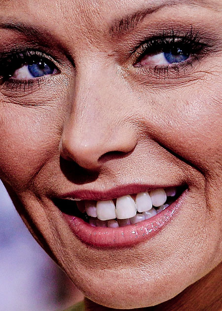 a98140_kellyr_closeup