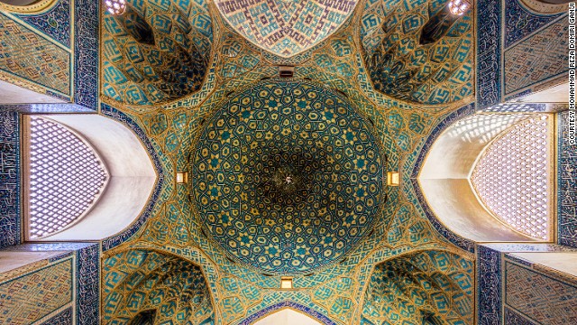 141024164754-amazing-iranian-mosque-photos-11-horizontal-gallery