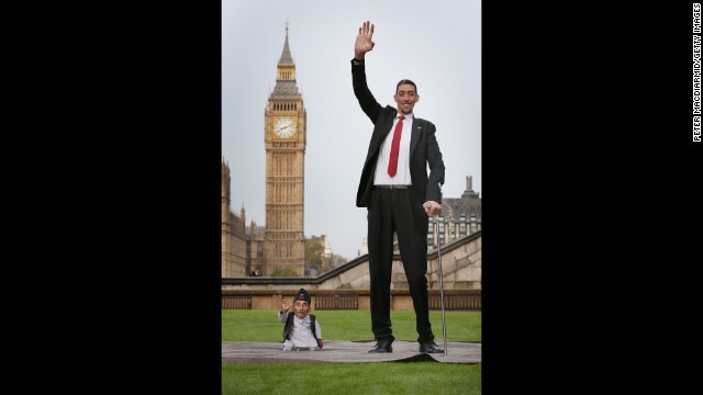141113124829-03-shortest-tallest-man-horizontal-gallery