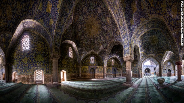 141024172346-amazing-iranian-mosque-photos-horizontal-gallery