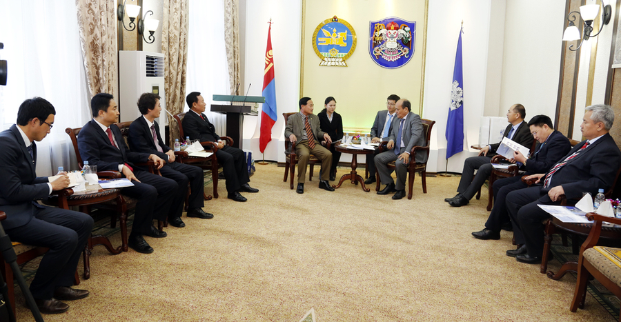 p196luri8iag711i995vfle6e61