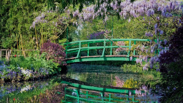 141020121913-giverny-garden-horizontal-gallery