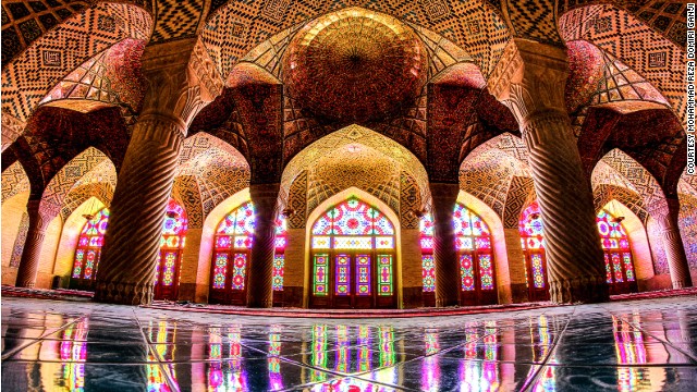 141024172334-amazing-iranian-mosque-photos-horizontal-gallery