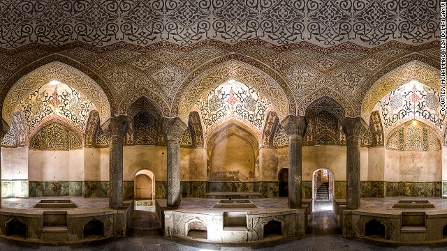 141024172329-amazing-iranian-mosque-photos-13-horizontal-gallery