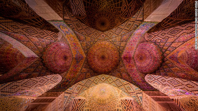141024164810-amazing-iranian-mosque-photos-5-horizontal-gallery