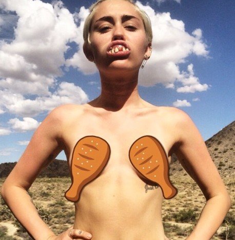 xmiley-cyrus-topless-with-fried-chicken.jpg.pagespeed.ic.enyXAaDJ0F