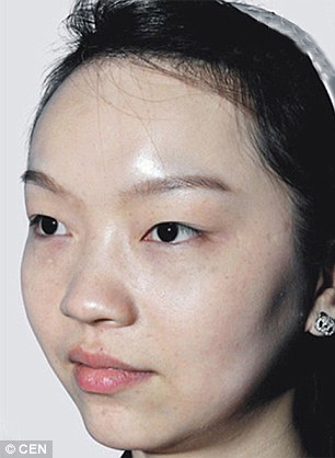 1415741514946_wps_95_Pic_shows_Lin_Wen_is_a_21