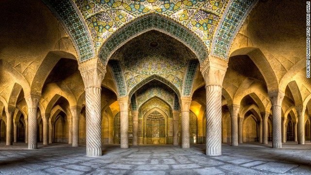 141024174501-amazing-iranian-mosque-photos-horizontal-gallery