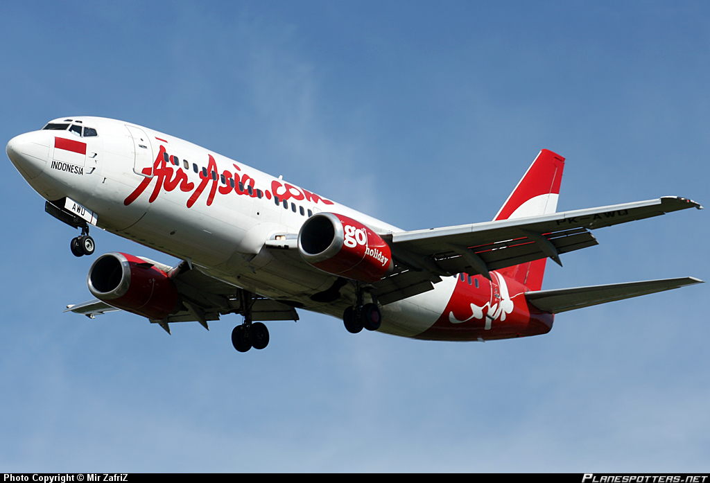 PK-AWU-Indonesia-AirAsia-Boeing-737-300_PlanespottersNet_182616