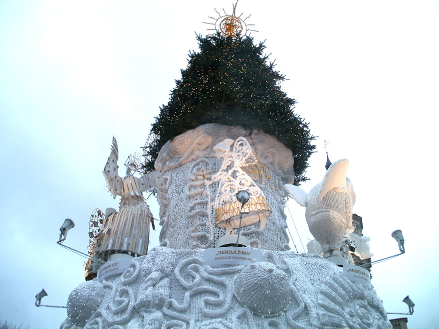 kaunas-christmas-tree-cloud-7