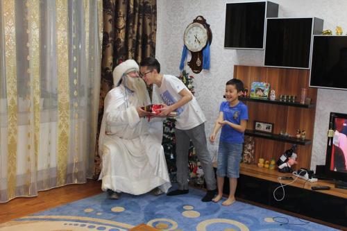 10885289_347821608757751_8305290401896179357_n