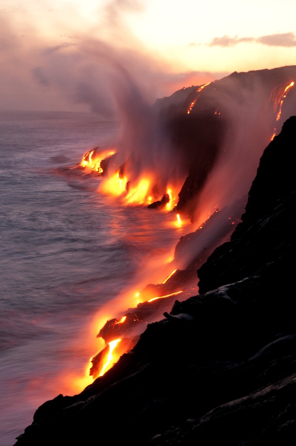 Gorgeous-Capture-of-Active-Lava-Meeting-The-Ocean-in-Hawaii