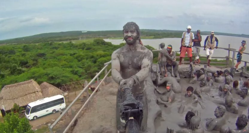 the-man-who-traveled-around-the-world-for-3-years-to-take-this-360-degree-selfie