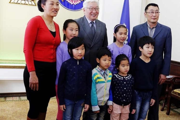 p1957s2rmi1sil16se1s4v10gs1cvt5