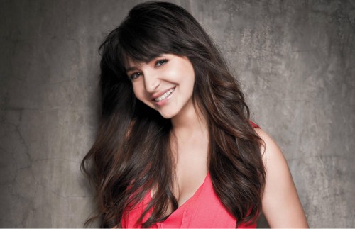 Most-Beautiful-Bollywood-Actresses-2014-Anushka-Sharma-500x323