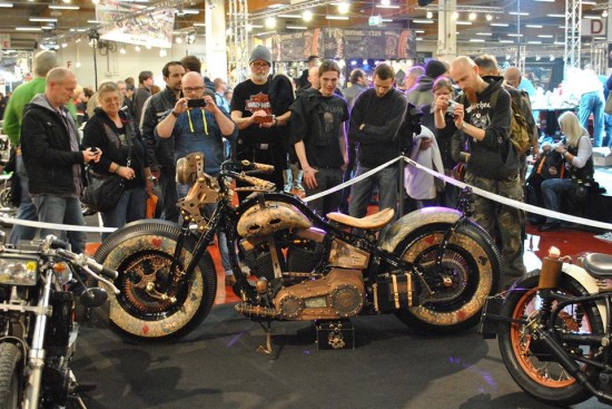 tattooed-motorcycle5-550x367