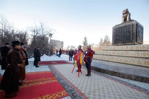 2012-12-29tsetseg_big3