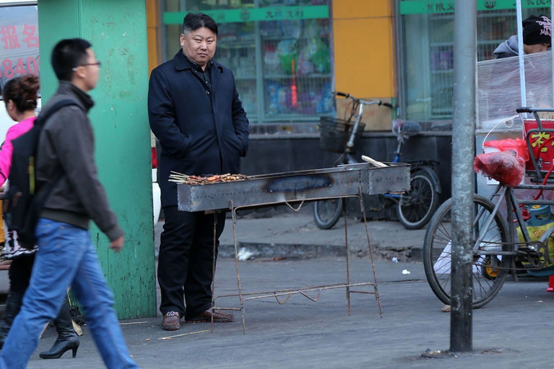 A-street-trader-with-an-uncanny-resemblance-to-Kim-Jong-un-3265268