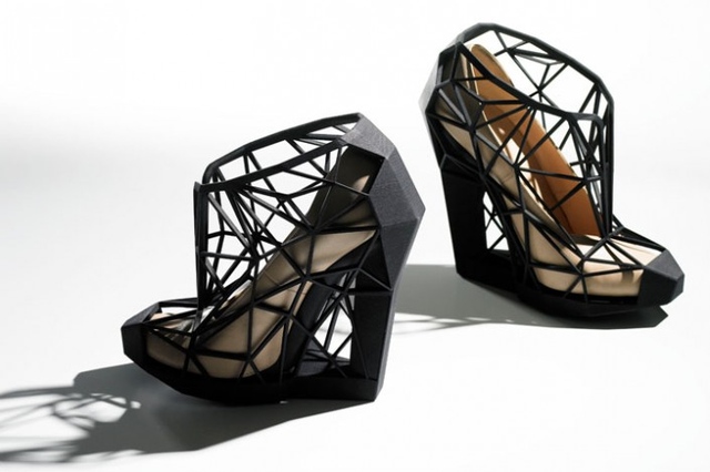 andreia_chaves_shoes_large_verge_medium_landscape