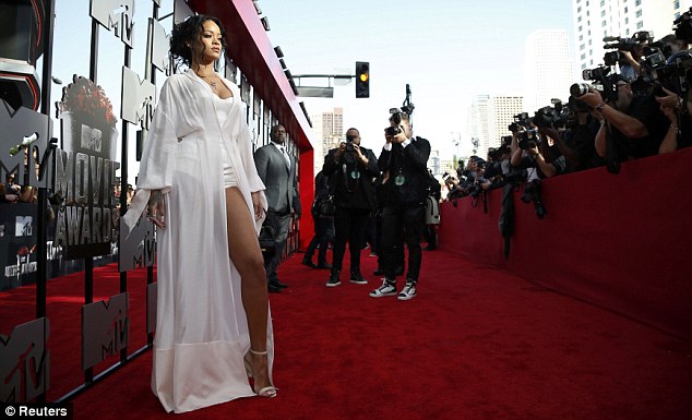 article-0-1D18181500000578-588_634x385
