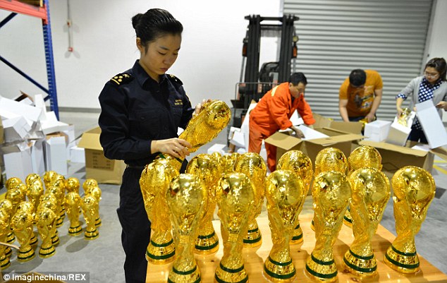 article-2606822-1D27D1E900000578-664_634x401