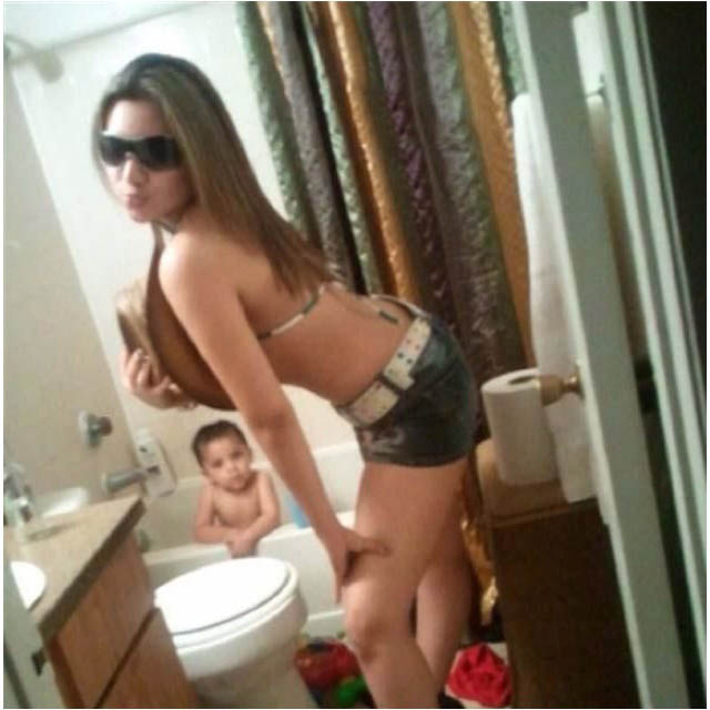 bad-mother-selfies-14