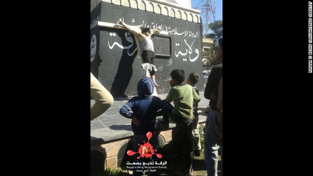 140501204742-03-syria-crucifixions-horizontal-gallery
