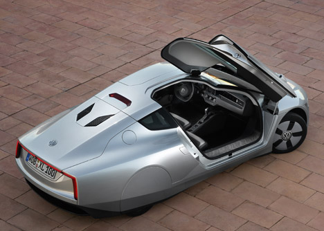 Volkswagen-XL1-Car_dezeen_468_3