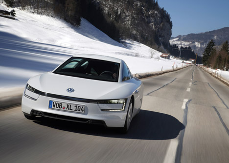 Volkswagen-XL1-Car_dezeen_468_0