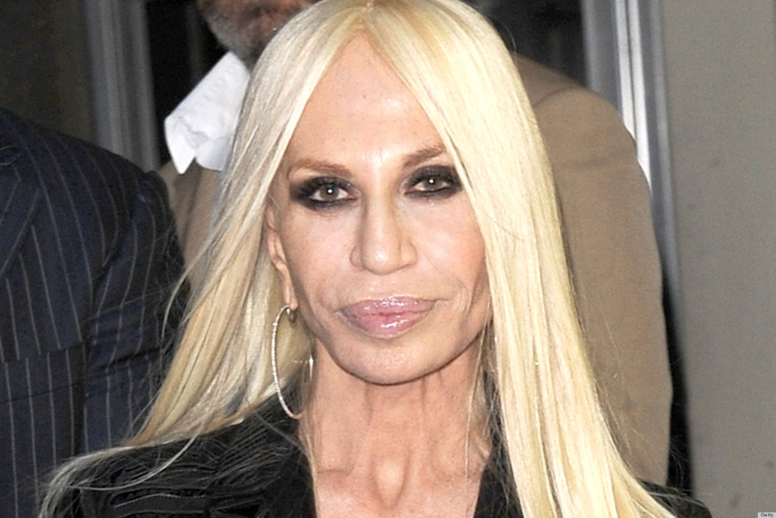 o-DONATELLA-VERSACE-FACE-facebook