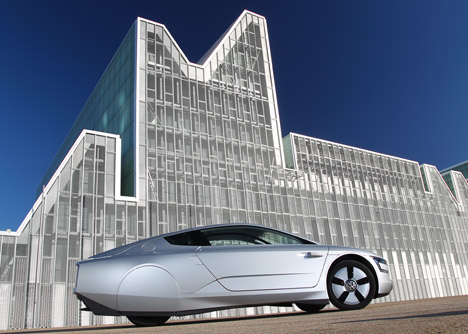 Volkswagen-XL1-Car_dezeen_468_2