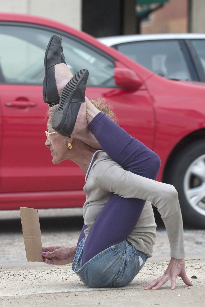 Christa-McKenna-shows-her-flexibilityuk