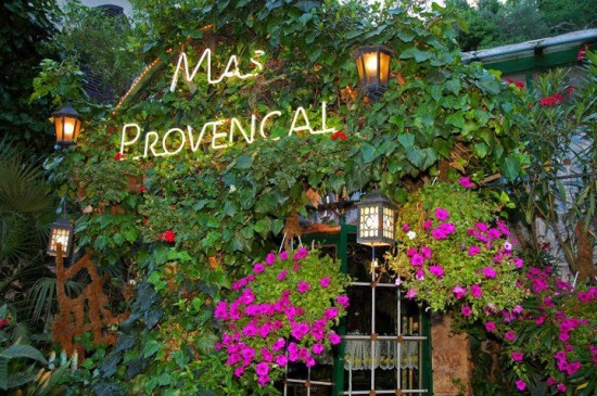 Mas-Provencal-restaurant4-550x365