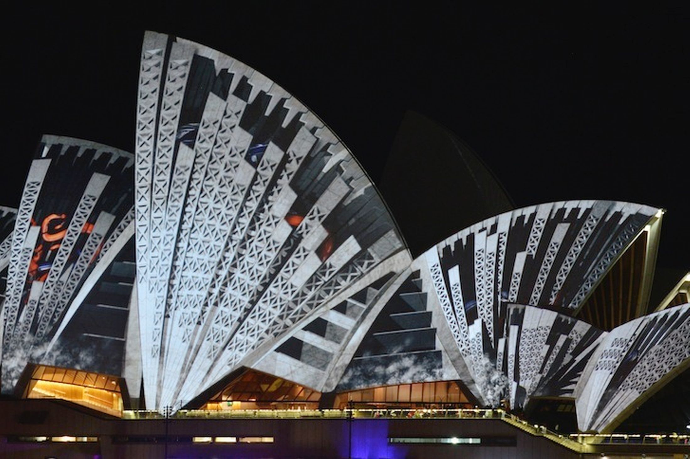 Sydney-Opera-House-during-Vivid-Festival........